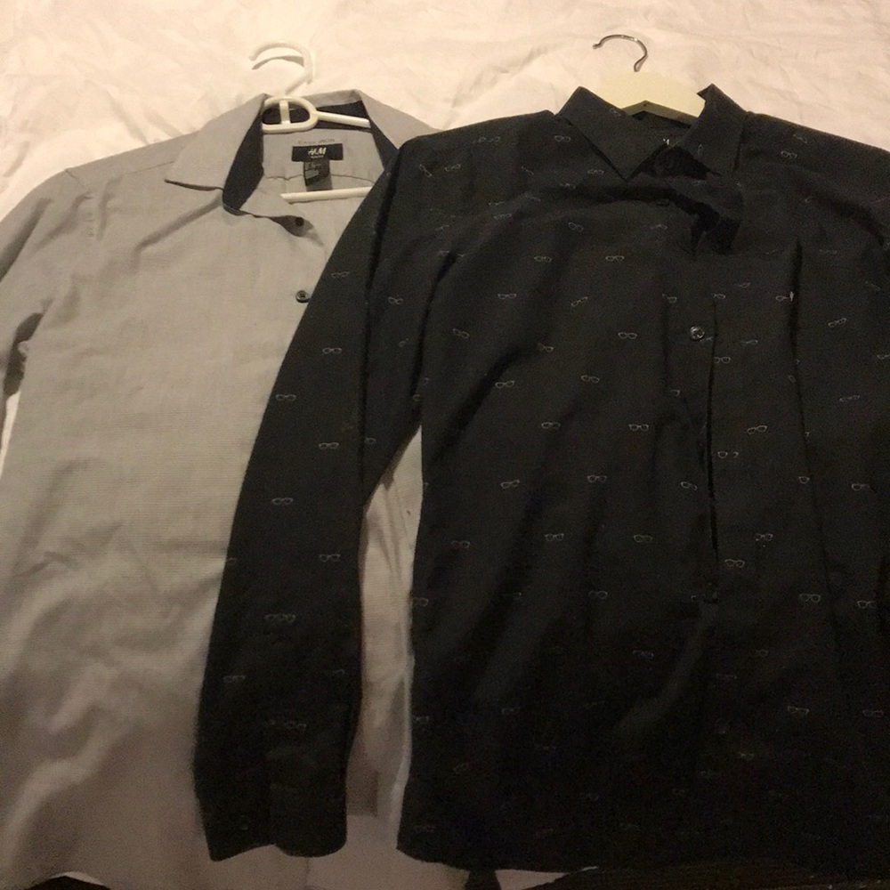 2 men’s H&M button downs. SMALL